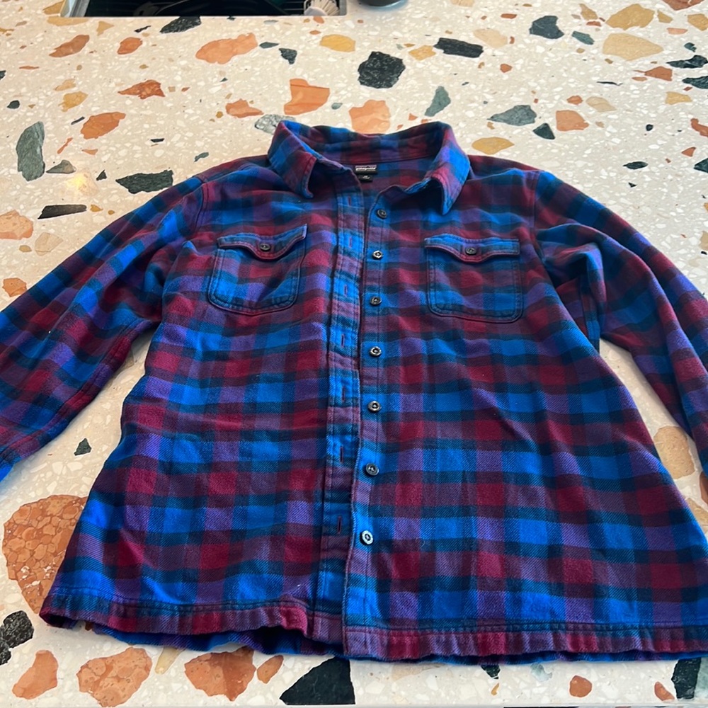 Patagonia cotton women’s button down flannel shirt